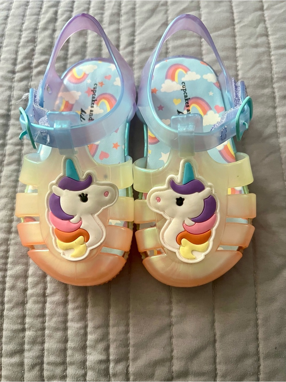 Cupcakes and Cashmere Unicorn Jelly Sandals - 7c